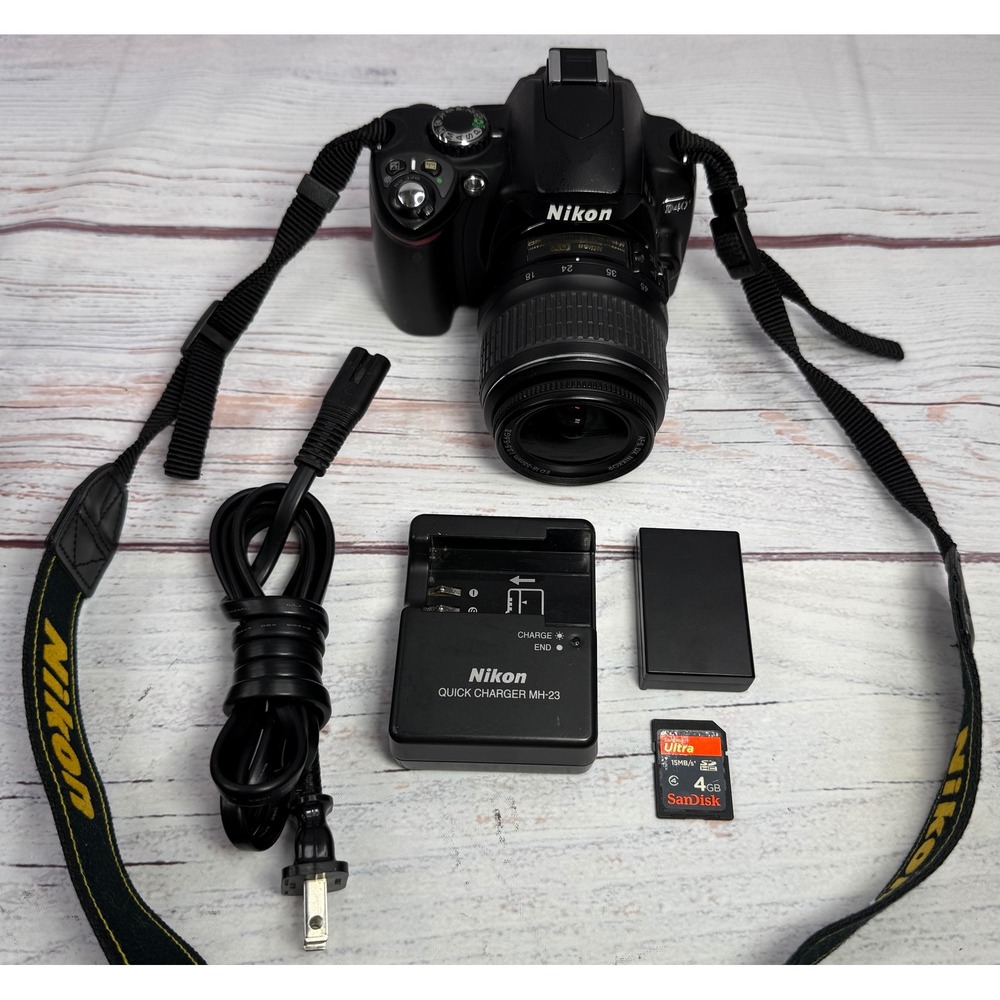 Nikon D40 DSLR Camera Black with 18-55mm Lens Battery Charger and 4GB SD Bag